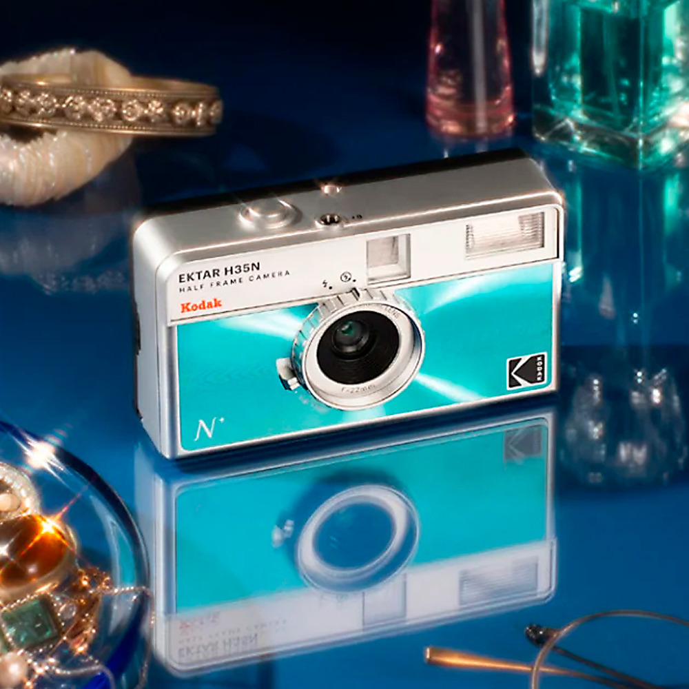 【フィルム付き！】 Kodak EKTAR H35N ブルー フィルムカメラ Amazon | KODAK EKTAR H35N ハーフフレーム フィルム カメラ バンドル