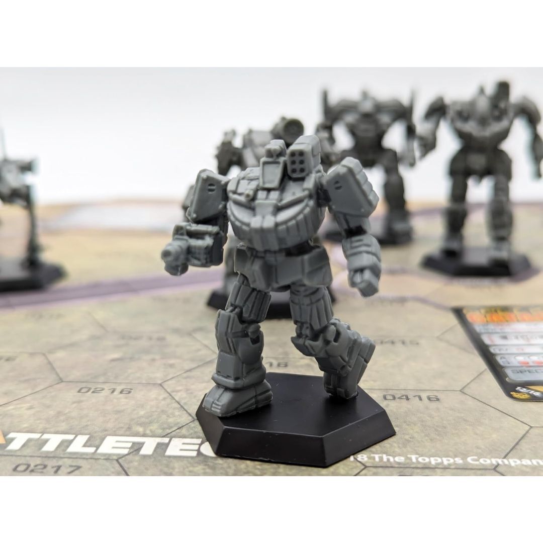 BattleTech – Juego De Combate Con Miniaturas, 8 Mechs Sin Pintar, Mapa Doble Cara Y Reglas Para Estrategia Avanzada